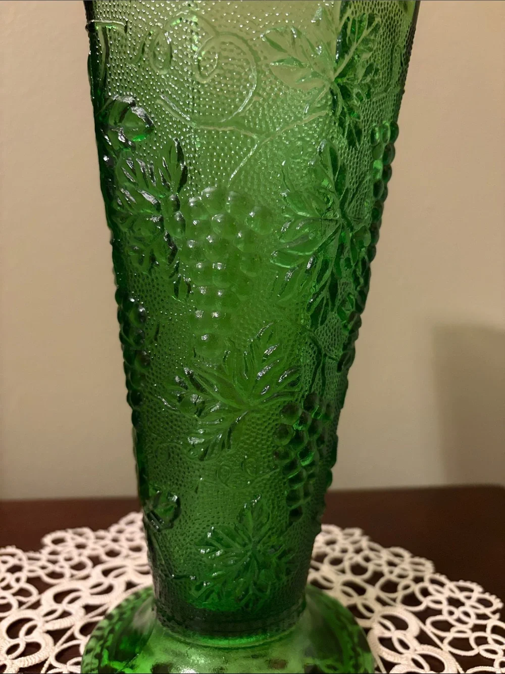 Vintage 1960’s Anchor Hocking Harvest Grape Octagonal Vase Emerald Green Pressed